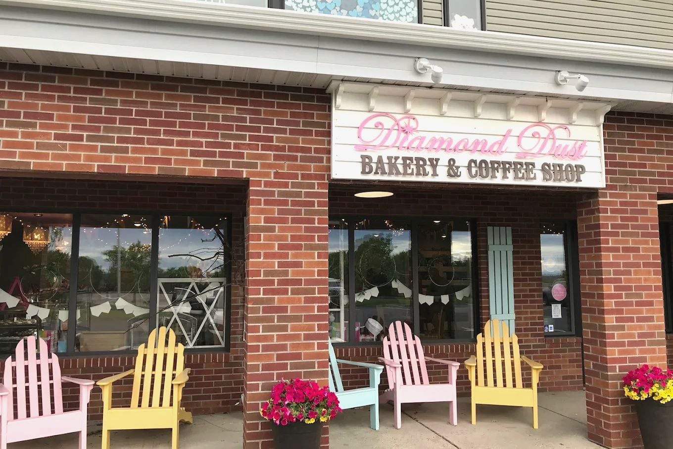 Diamond Dust storefront on Sunrise Drive